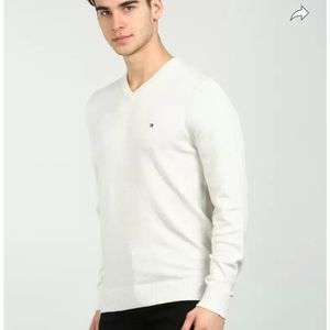 TOMMY HILFIGER V neck sweater.